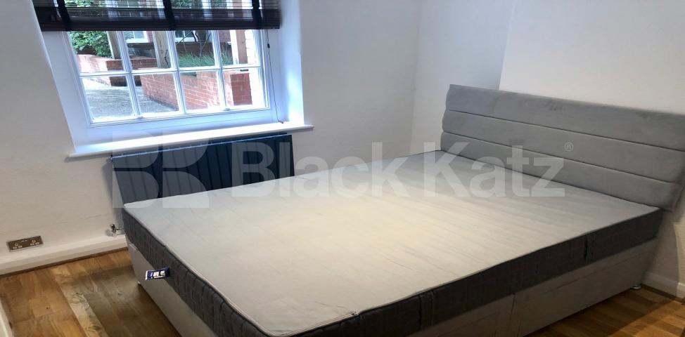 			LET , 2 Bedroom, 1 bath, 1 reception Apartment			 Page Street, St. James Park/Westminster 